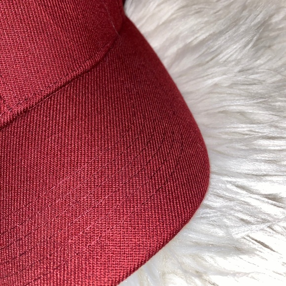 Maroon baseball cap - Picture 5 of 6